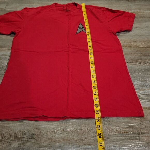 Star Trek Enegineering Badge Red Uniform Graphic Tee Shirt Men's Size Large - Picture 5 of 5